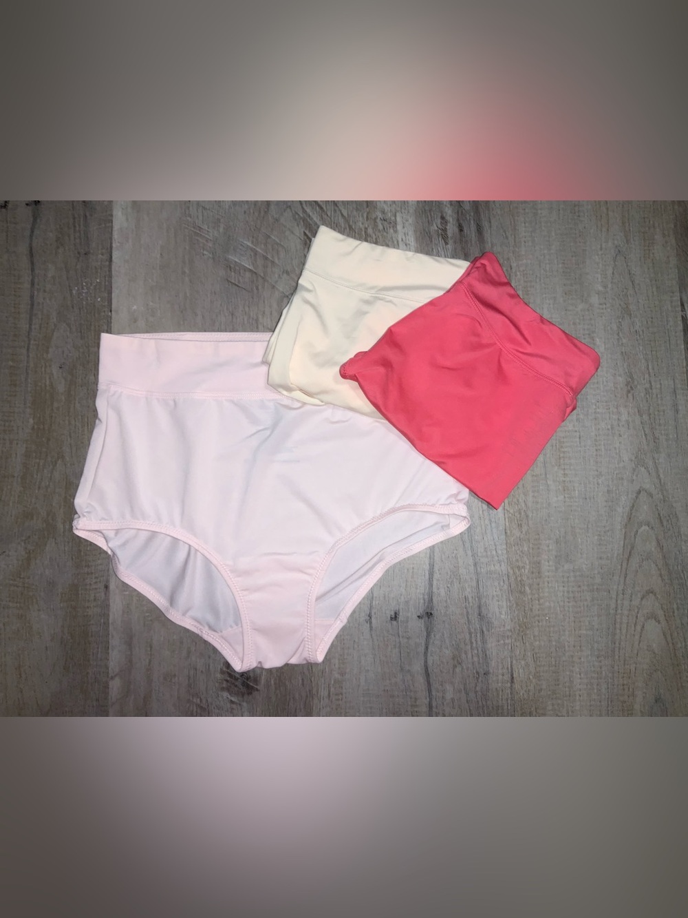 (Bin 20) Warner's, Woman’s 3-Pack Stretch Briefs, Pink, Cream & Coral, Size M/8